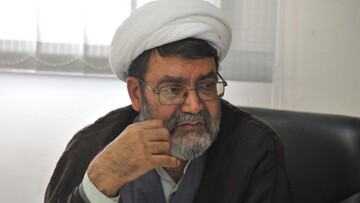 روحانی اصلاح‌طلب: اغلب روحانیون با موتور قراضه زن و بچه خود را این طرف آن طرف می برند /حقوق یک روحانی حداکثر ۶۰۰ هزار تومان است