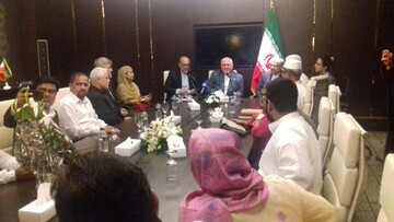 دیدار ظریف با اساتید و دانشجویان ادبیات فارسی در بنگلادش
