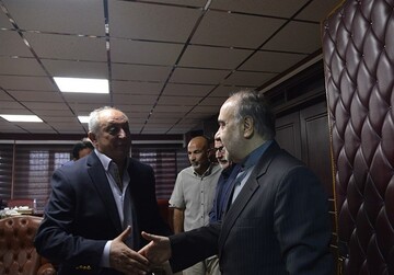 پاسخ وزیر ورزش به شایعه پرسپولیسی بودنش در دیدار با پیشکسوتان استقلال 