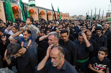 علم برداری سنت دیرینه مهریزی ها در دهه اول محرم