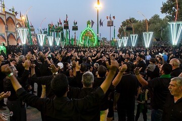 علم برداری سنت دیرینه مهریزی ها در دهه اول محرم