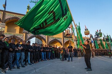 علم برداری سنت دیرینه مهریزی ها در دهه اول محرم