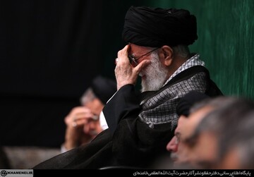 اولین شب مراسم عزاداری حضرت اباعبدالله الحسین (ع) با حضور رهبر انقلاب