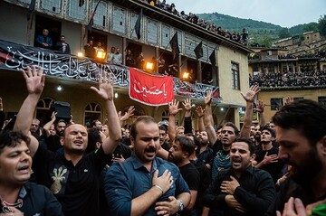 آیین علم بندان شب ششم محرم در ماسوله