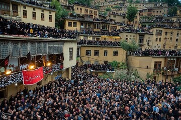 آیین علم بندان شب ششم محرم در ماسوله