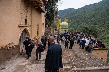 آیین علم بندان شب ششم محرم در ماسوله