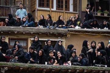 آیین علم بندان شب ششم محرم در ماسوله