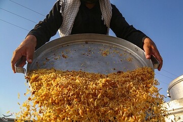تهیه و توزیع غذای گرم در مناطق محروم جنوب شرق کشور