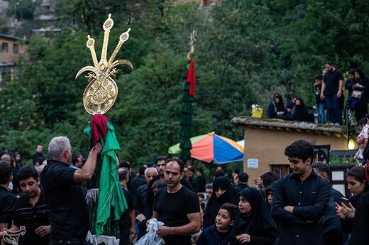 آیین علم بندان شب ششم محرم در ماسوله