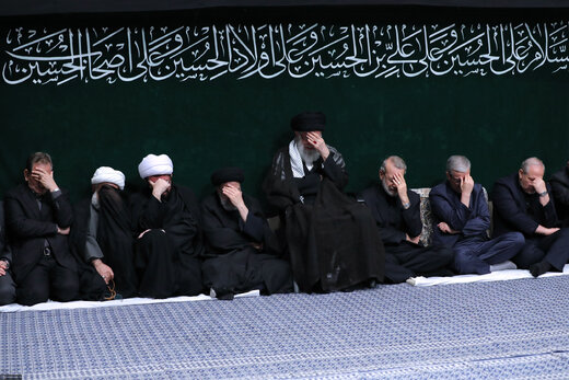دومین شب مراسم عزاداری حضرت اباعبدالله الحسین علیه‌السلام در حسینیه امام خمینی(ره)