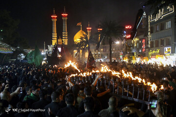 آیین مشعل‌گردانی در قم