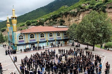 آیین علم بندان روز تاسوعا در روستای زیارت گرگان