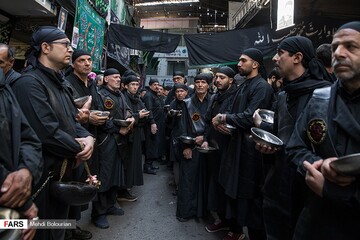 مراسم عزاداری روز تاسوعا در بازار تهران‎