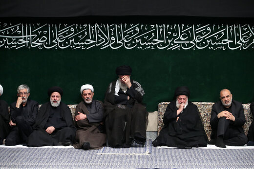 مراسم عزاداری شب عاشورای حسینی علیه‌السلام در حسینیه امام خمینی(ره)