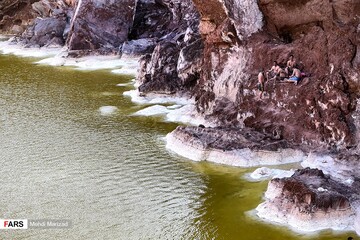 شنا در گنبد نمکی