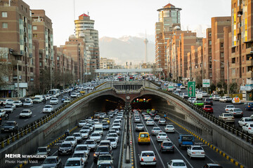شناور شدن ساعات کار ادارات، گره ترافیک تهران را در مهرماه باز می‌کند؟