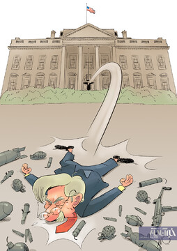 آخرین تصویر از جان بولتون هنگام اخراج از کاخ سفید!