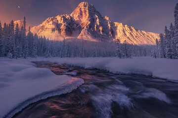 عکس | صبح برفی در کوه‌های راکی در عکس روز نشنال جئوگرافیک