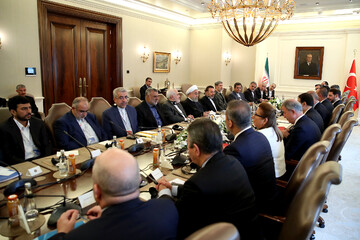 Iran, Turkey presidents discuss boosting economic, banking collaboration