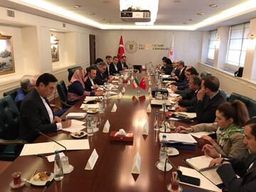 واعظی: ایران محدودیتی در توسعه همکاری‌ با ترکیه ندارد