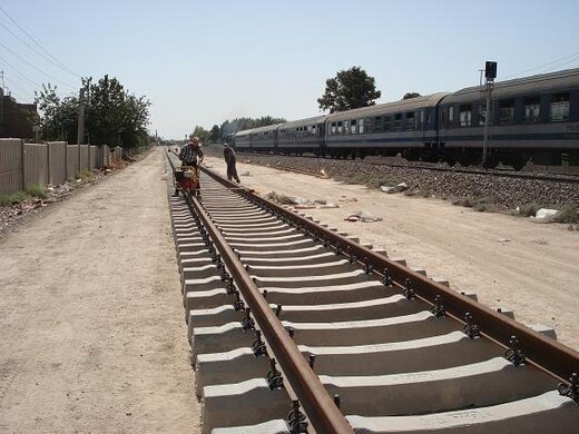 قطار ایران به افغانستان می‌رسد