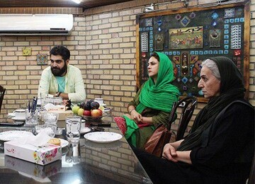 کشمکش مادر با دختری که قصد خودکشی دارد
