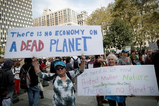 تظاهرات فعالان محیط زیست علیه تغییرات اقلیمی در منهتن نیویورک