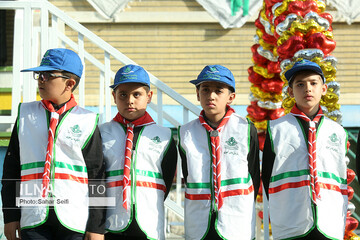 مراسم جشن شکوفه‌ها در دبستان تشیع