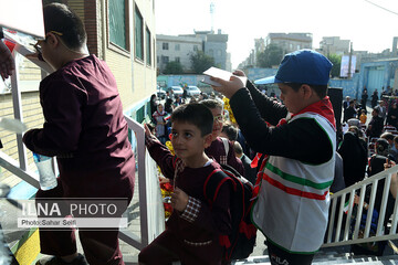 مراسم جشن شکوفه‌ها در دبستان تشیع
