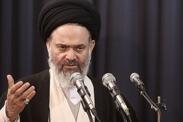 آیت الله حسینی بوشهری: باید فراریان مالیاتی را شناسایی و از آنها مالیات مطالبه کنیم