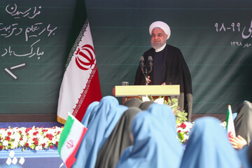 پرسش مهر ۹۹-۹۸؛ آیا محیط مدرسه دلپذیر، دلخواه و شاد است؟/روحانی:حقوق معلمان چهار برابر افزایش یافته است