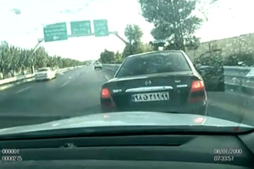 فیلم | تعقیب و گریز گشت آگاهی و مزدا 323 با شلیک پلیس متوقف شد