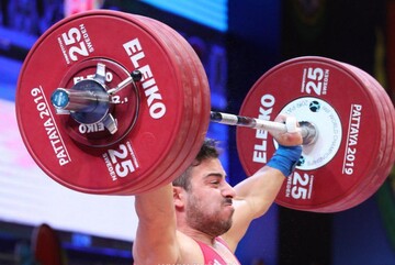 مسابقات وزنه‌برداری گزینشی المپیک قطر؛ رستمی برای رسیدن به طلا یک کیلو کم آورد