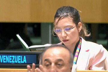 عکس | رفتار جالب نماینده ونزوئلا هنگام سخنرانی ترامپ در سازمان ملل