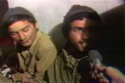 فیلم | واکنش جالب رزمنده جوان به عکس صدام در جبهه‌