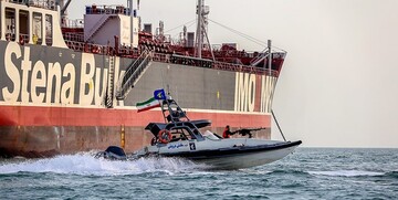 صاحب نفتکش انگلیسی: منتظر موافقت ایران برای رفتن به امارات هستم