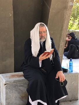 تصاویر متفاوت از رئیس قوه قضائیه در مقبره الشهدا کلکچال