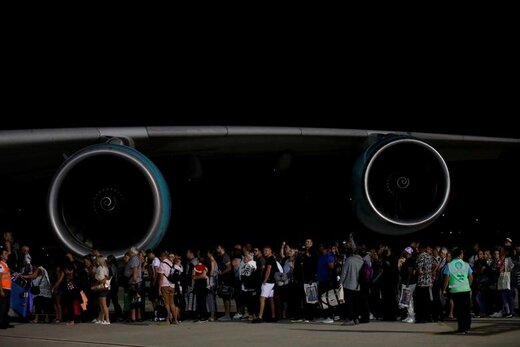 پس از  اینکه توماس کوک، قدیمی ترین شرکت مسافرتی و گردشگری دنیا، اعلام ورشکستگی کرد، مسافران بریتانیایی در فرودگاه دالامان ترکیه  سوار هواپیمای ایرباس A380 می‌شوند