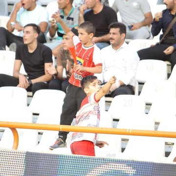 فحش دادن کودکان به داور
