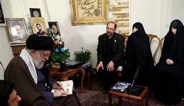 دیدار سرزده رهبر انقلاب به بیش از ۱۰۰۰ خانواده شهید