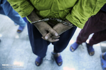 دستگیری زن قاچاقچی به همراه فرزندانش 