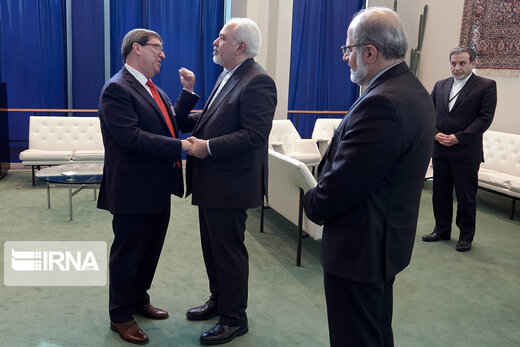محمدجواد ظریف وزیر امور خارجه در هشتمین روز سفر به مقر سازمان ملل متحد در نیویورک با «پرنسالاتینا، برونو رودریگز» وزیر خارجه کوبا دیدار و گفت وگو کرد