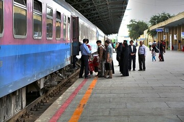 اولین قطار اربعین از اصفهان راهی کرمانشاه می شود