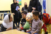 عروسک « تولد مبارک» در میان کودکان مبتلا به سرطان