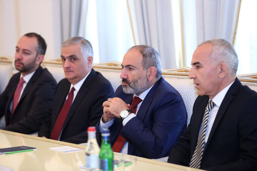 دیدار روحانی با نخست‌وزیر ارمنستان