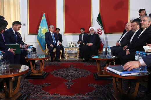 دیدار روحانی با رئیس‌جمهور قزاقستان