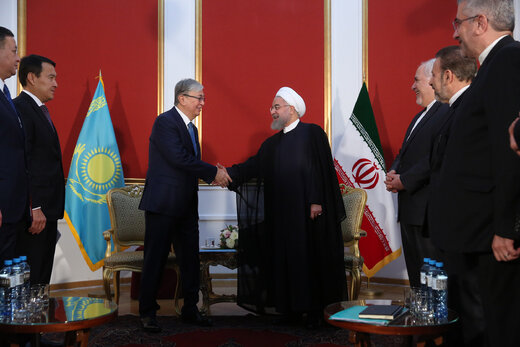 دیدار روحانی با رئیس‌جمهور قزاقستان