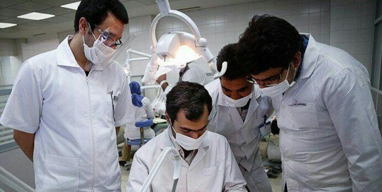 - ۱۰ درصد از دانشجویان دانشگاه علوم پزشکی این شهر عراقی و افغانستانی هستند