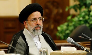 رییسی: یقه کسانی را که زد و بند می‌کنند در هر مقامی که باشند، می‌گیریم