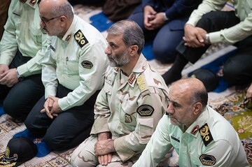 سردار قاسم رضایی فرمانده مرزبانی ناجا در نماز جمعه تهران